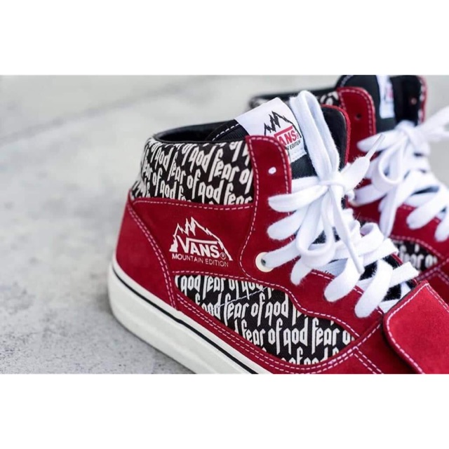 Vans đỏ