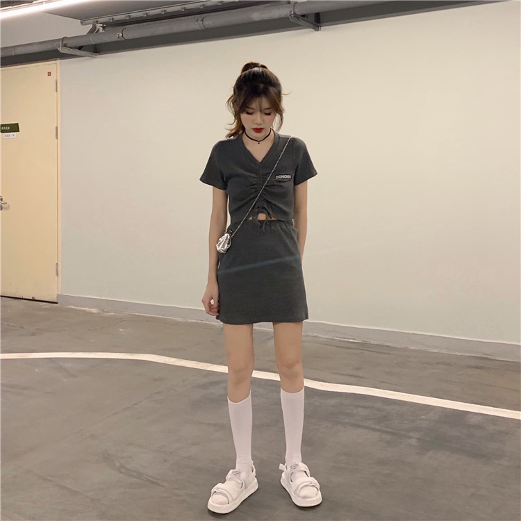 Bộ Áo Lụa Ngắn Tay + Chân Váy Lưng Cao Xinh Xắn Dành Cho Nữ | BigBuy360 - bigbuy360.vn