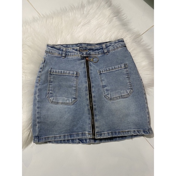 Thanh lí chân váy