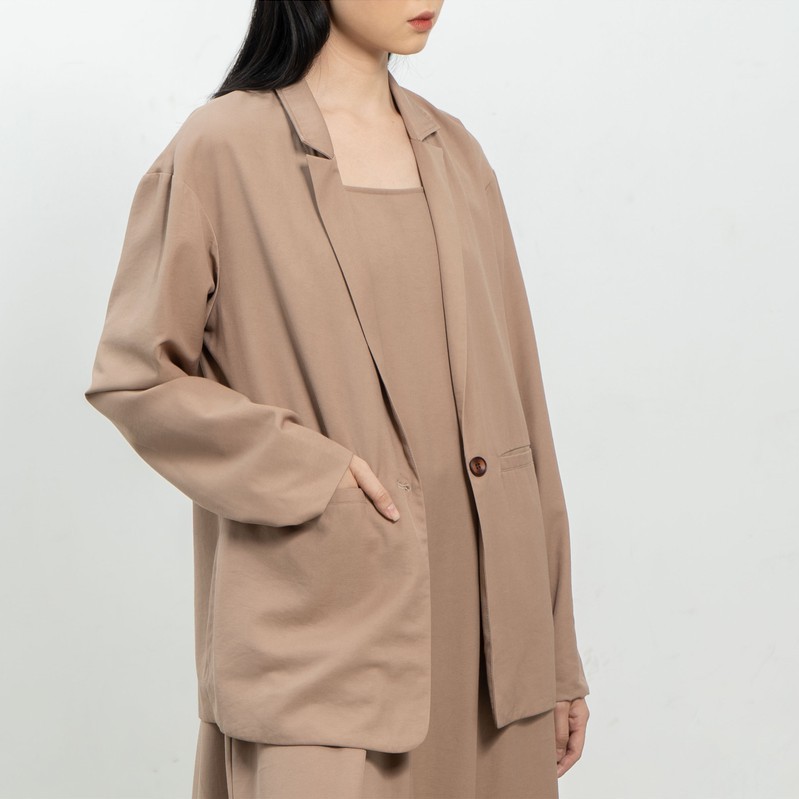 Áo khoác nữ KHÂU BY CQ màu nâu Jiyeon Vest