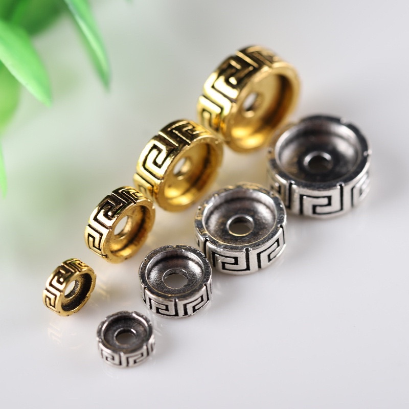 Charm Chặn Bạc - Hoạ Tiết Hoa Văn