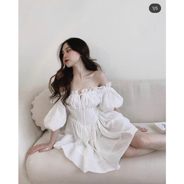 Đầm xoè trắng trễ vai dây cổ yếm CS