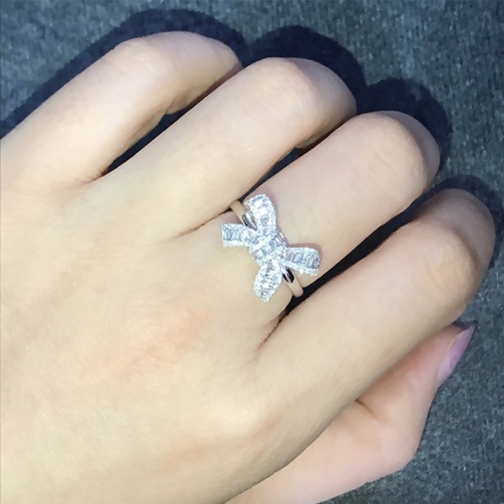 Nhẫn mạ bạc hình nơ đính đá sang trọng