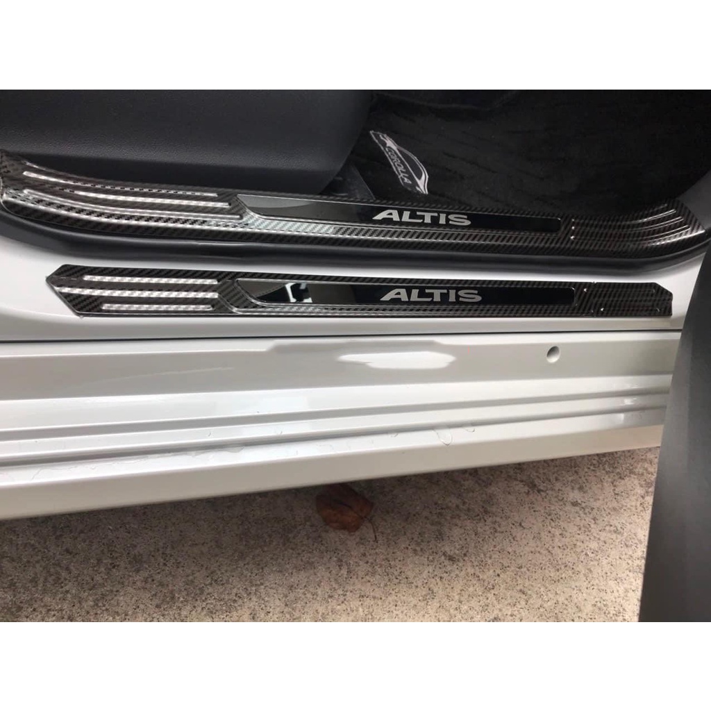 Nẹp bậc cửa, chống trầy cốp xe Toyota Altis 2022 2023 mẫu carbon cao cấp chống trầy xước xe hiệu quả