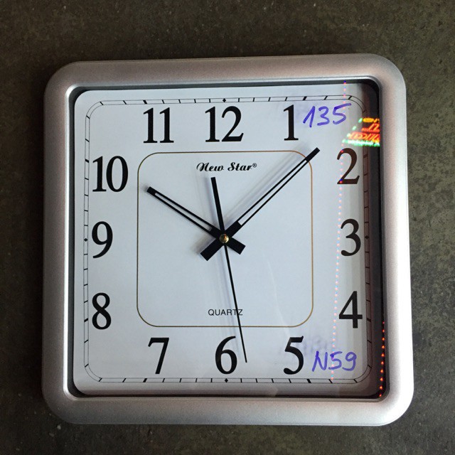 Đồng hồ treo tường Newstar N59 vuông cao cấp (tặng pin panasonic)