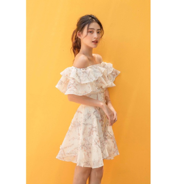 Đầm bẹt vai hoa thêu nổi Céci