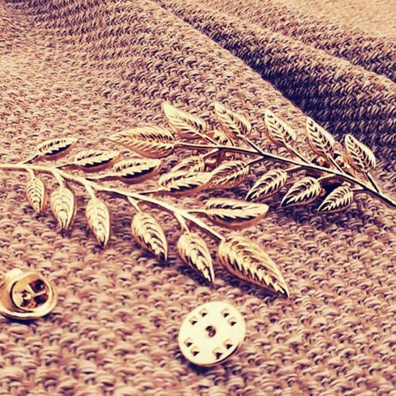 Bộ 2 khuy cài cổ áo hình cành lá màu vàng