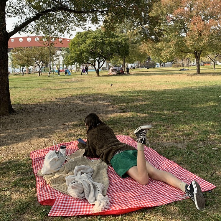 Quần ngắn IELGY lưng cao vải phối nhung thời trang cá tính cho nữ