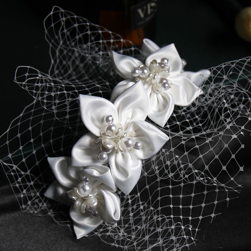 Mũ trùm đầu đính hoa phong cách Mori Retro 4.vn cho cô dâu