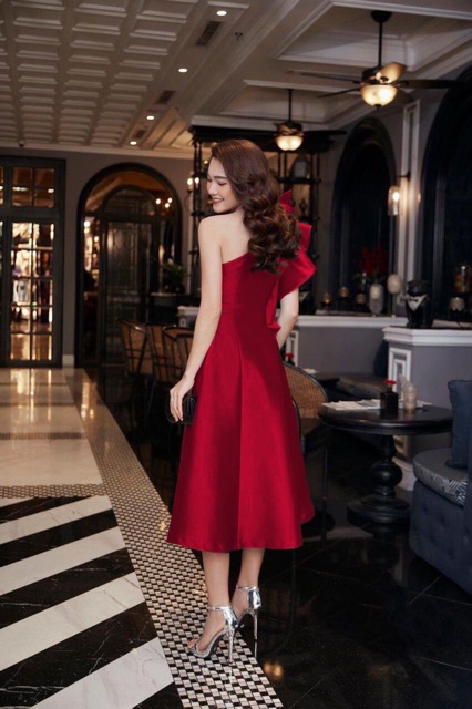 ẢNH &amp; VIDEO SHIP TỰ QUAY 10000%    Đầm coè lệch vai kết hoa