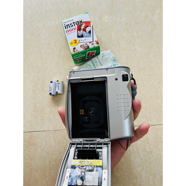 Máy chụp ảnh lấy liền Fujifilm Instax Mini 10 tặng kèm pin và 1 hộp film 10 tấm