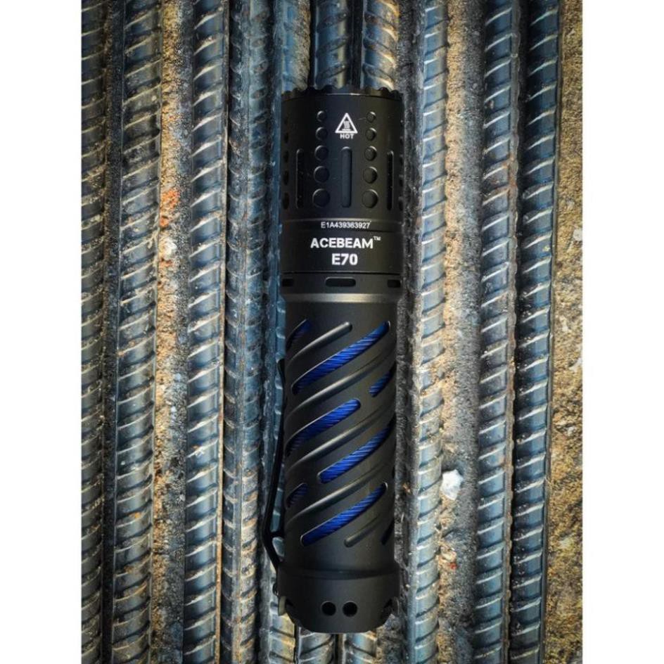 ĐÈN PIN SIÊU SÁNG  ACEBEAM E70 sáng 4600lm chiếu xa 240m LED XHP70.2 dùng pin 21700 cổng sạc Type-C bảo hành 5 năm