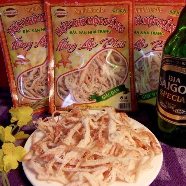 Mực Xé Sợi Hấp Cốt Dừa gói 50gr có kèm gói tương ớt | BigBuy360 - bigbuy360.vn