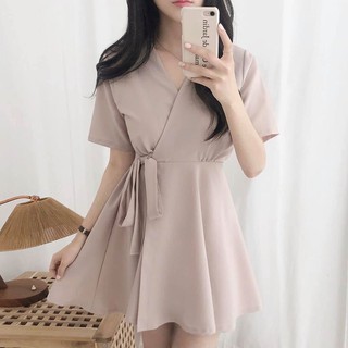 Đầm cổ V đắp chéo cột eo trơn - kem nude