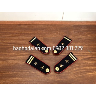 Cầu vai bảo vệ gắn 2 sao gạch đồng viền đỏ
