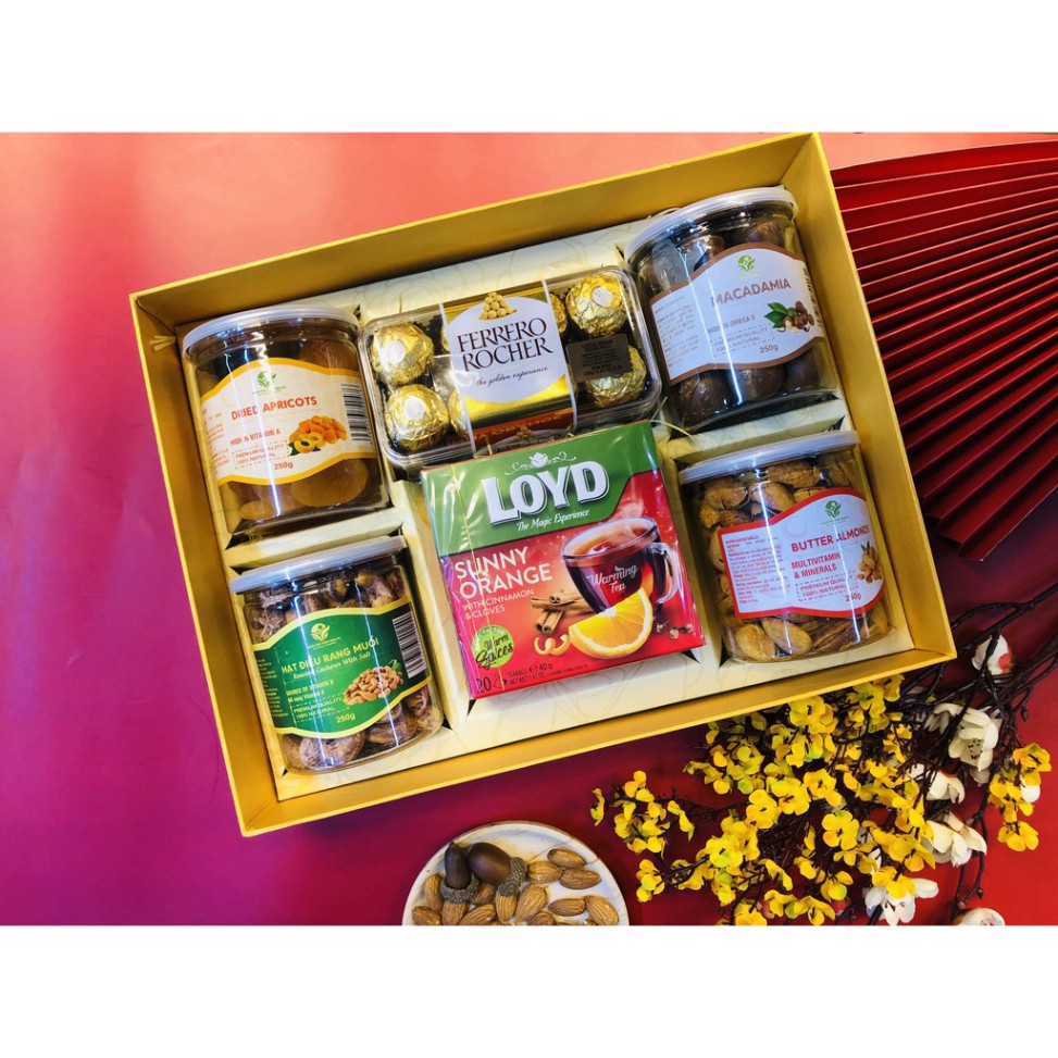hộp quà tết đong đầy