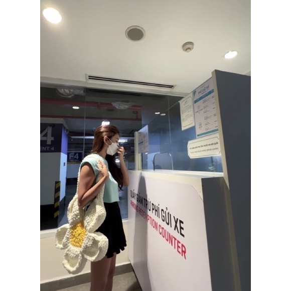 Túi len bông hoa cúc đeo vai size 40cm