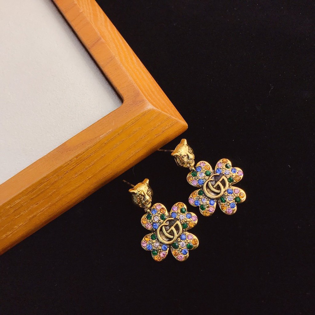 Bông tai hình hoa đính đá cá tính cho nữ