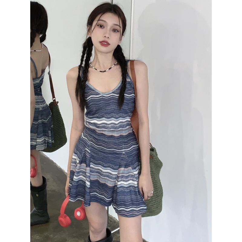 QKOOLE  Đầm ôm Không Tay Họa Tiết Sọc Phong Cách Hàn Quốc