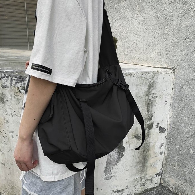 [Mã 2611THTRANG100K hoàn 10% xu đơn 99K] Túi đeo chéo AR kiểu dáng thể thao hiện đại giá rẻ vải chống nước cao cấp | BigBuy360 - bigbuy360.vn