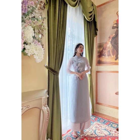 Áo dài thiết kế voan 4 tà thêu hoa nổi xinh xắn