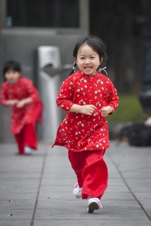 Áo Dài Nhung Cho Bé diện Tết