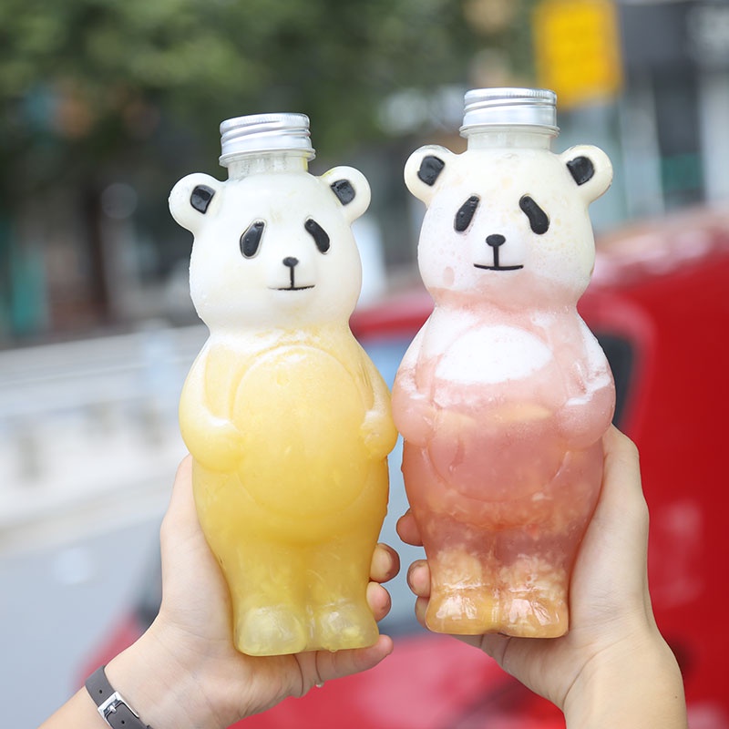 Bình chai nhựa PET hình gấu Pooh bụng bự đựng trà sữa, nước ép hoa quả 800ml có nắp đậy bằng nhôm - Đồ gia dụng nhà bếp