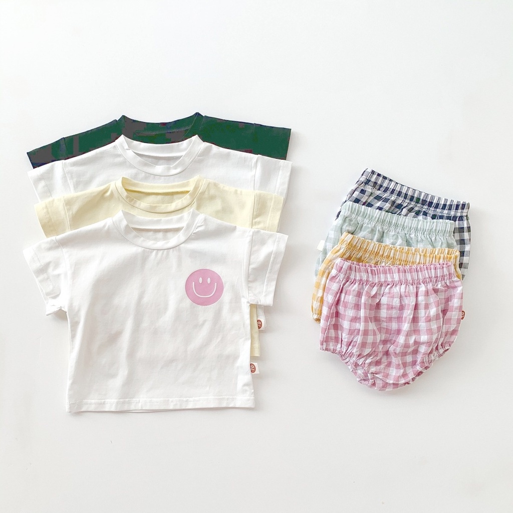 Set đồ 2 món gồm áo thun cotton in hình mặt cười và quần short cho bé sơ sinh