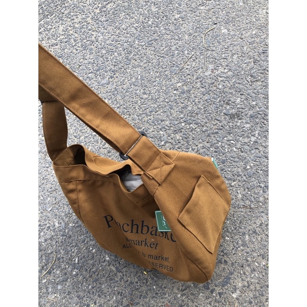 Túi đeo chéo Peachbasket form siêu to chuẩn Hàn (có sẵn, hình thật)
