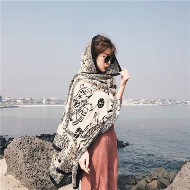 Khăn choàng tháp sang chảnh