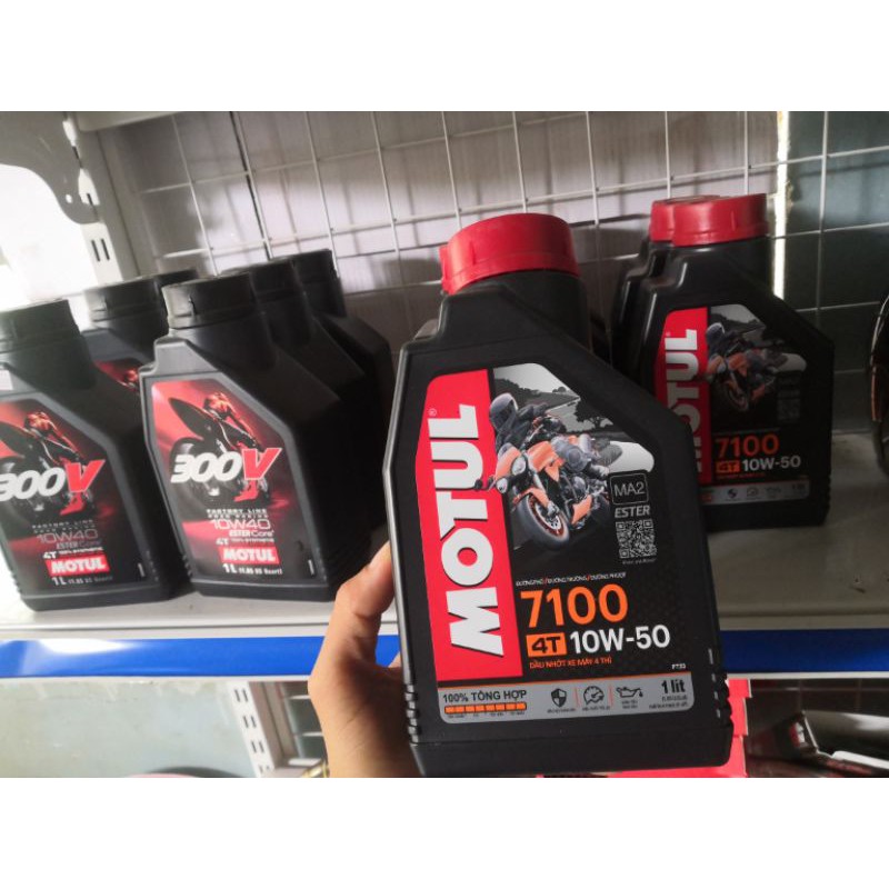 Nhớt Motul 7100 4T 10W50 1L cho xe số