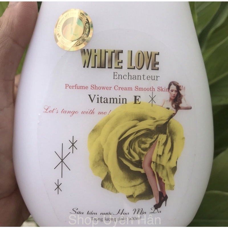 (Hàng công ty chính hãng) Sữa tắm nước hoa mịn da White Love 900ml