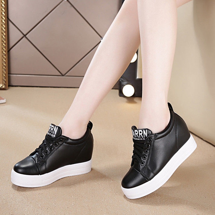 Giày thể thao đế dày tăng chiều cao màu trắng thiết kế mới thoáng khí thời trang mùa xuân dành cho nữ