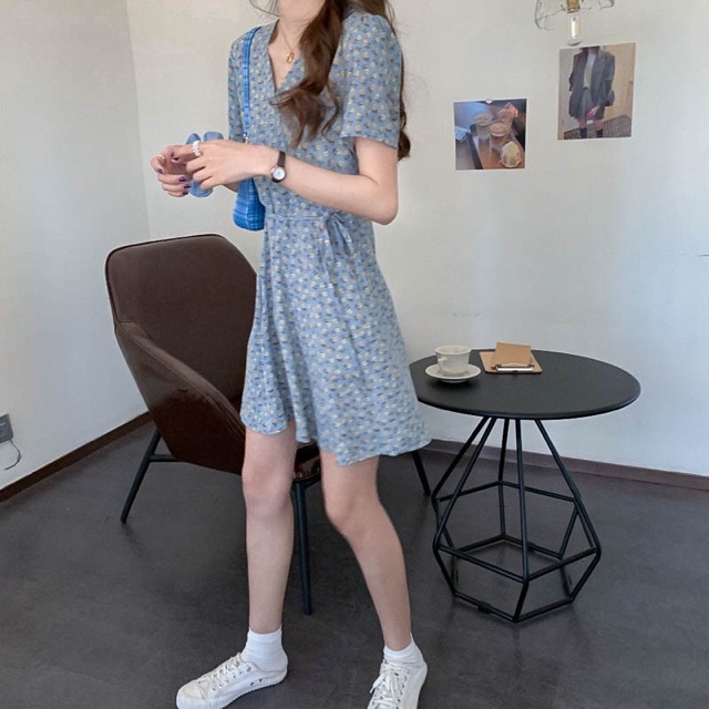 Đầm hoa nhí cổ v dây nơ eo ulzzang hàn quốc siêu xinh | BigBuy360 - bigbuy360.vn