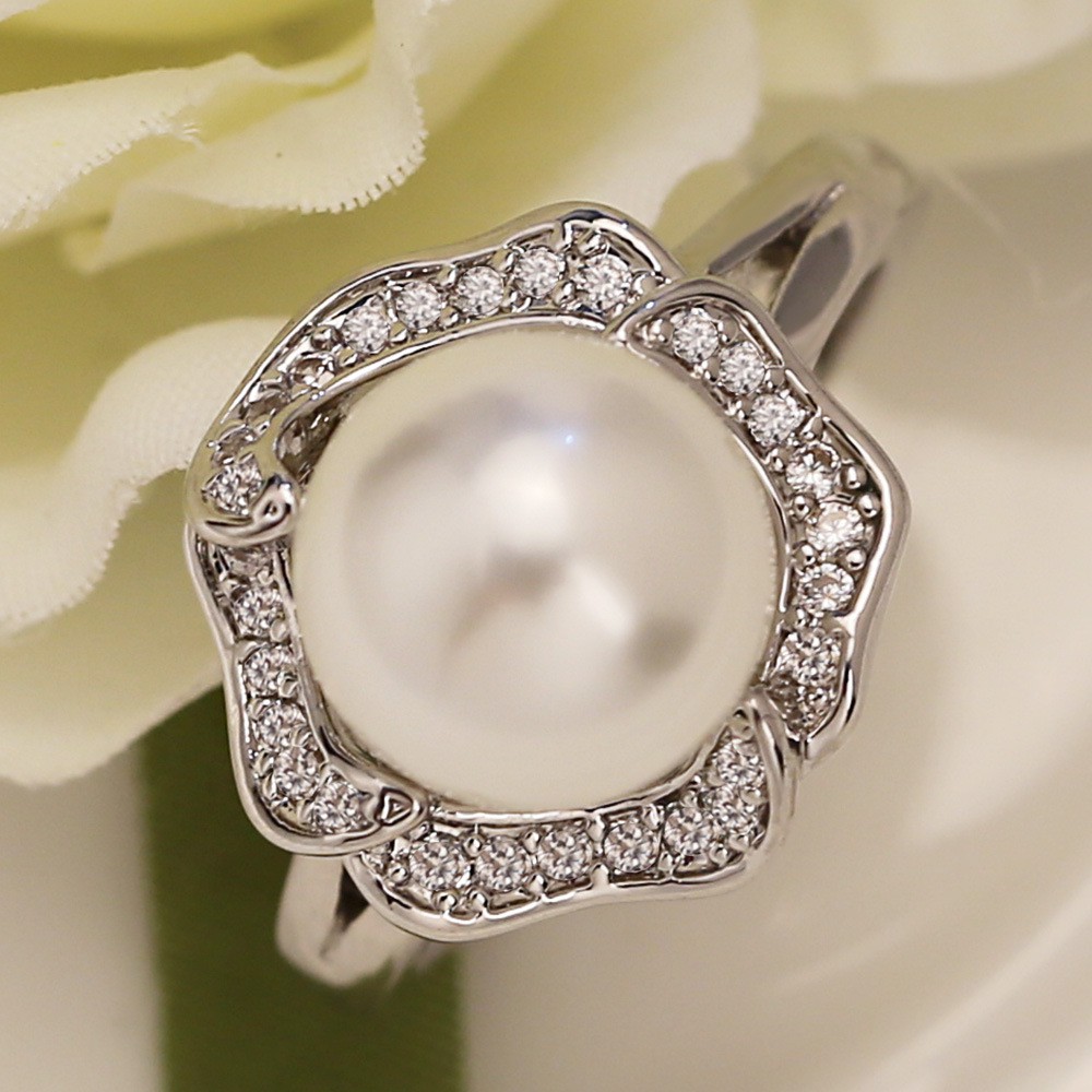 Classic zirconium diamond imitation pearl ladies ring