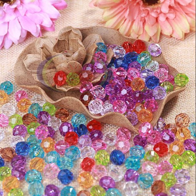 Combo 100 hạt xõ chuỗi đeo tay đủ màu. Tặng 2 mét cước thun xõ chuỗi. Kích thước mỗi hạt 8li