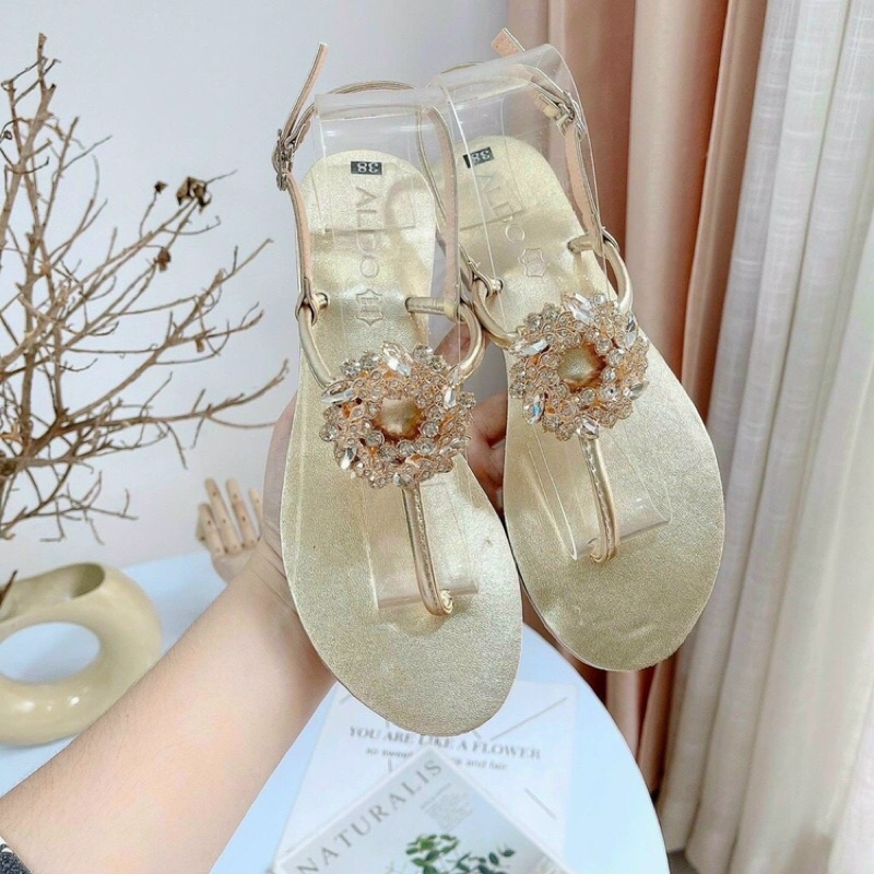 Bán sỉ | Sandal bệt xỏ ngón hoa đá vàng mẫu mới cực sáng chân chanh xả