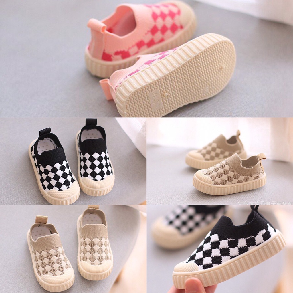 Giày chun chấm chân gâu cho bé trai bé gái size 21-26
