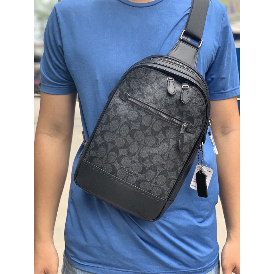 Túi đeo chéo Coach Nam F37573