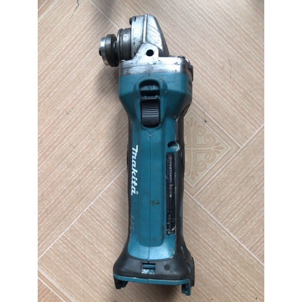 Máy mài makita GA402D nhật bãi( máy -pin-sạc 220v)