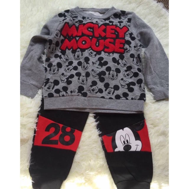 Bộ lót nỉ hãng disney cho bé zai