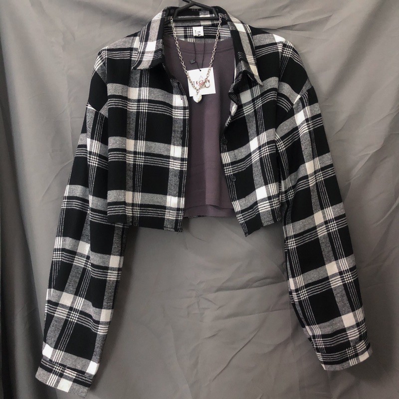 Áo sơ mi kẻ sọc croptop JENNIE Blackpink 2021 mix quần tây ốmg rộng