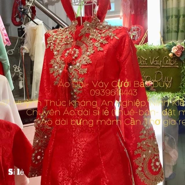 Áo dài gấm đỏ cô dâu