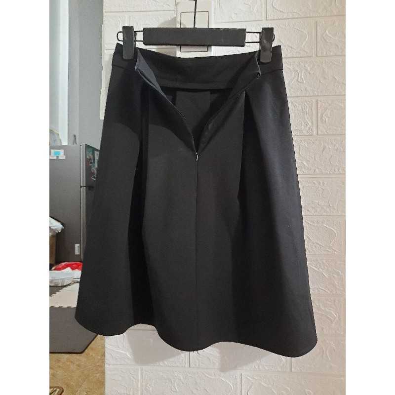 Chân váy xếp ly màu đen | BigBuy360 - bigbuy360.vn