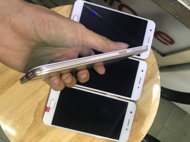 oppo A57 (oppo F3 lite )