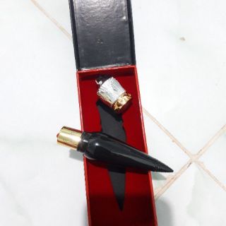 Son lì Christian Louboutin