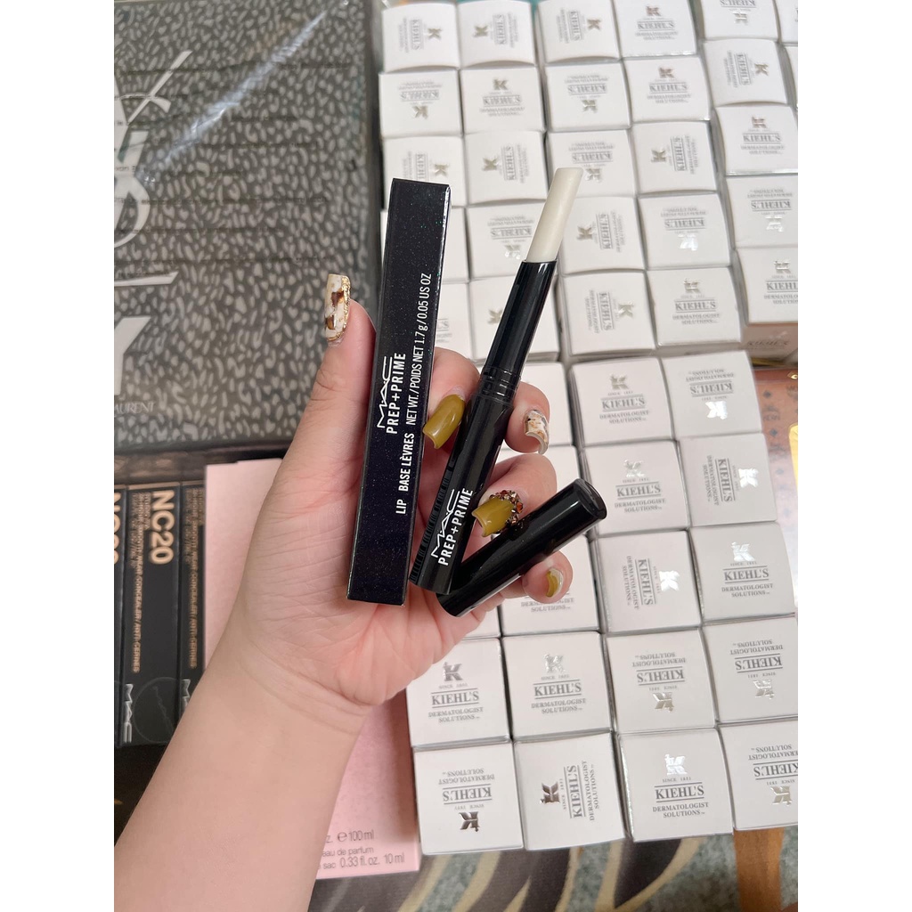 Son lót dưỡng môi MAC Prep + Prime Lip Base.