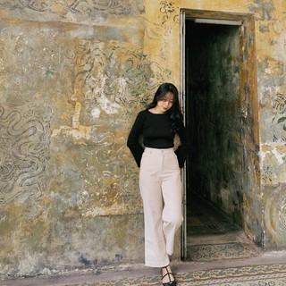Áo thun đen tay dài loe