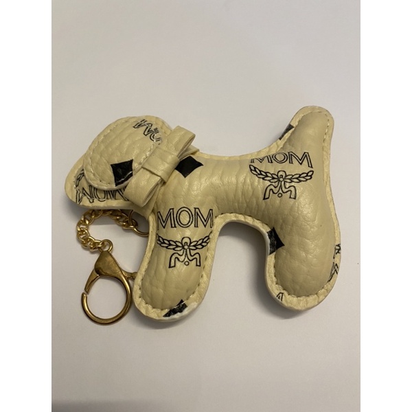 Móc khoá cún MO M treo balo hàng QC