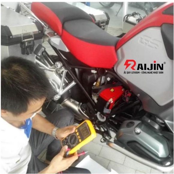 Bình ắc quy xe máy lithium WEX3R18-MF điện áp 12,8V 390CCA nhập khẩu USA dành cho xe mô tô dung tích xi-lanh lớn.